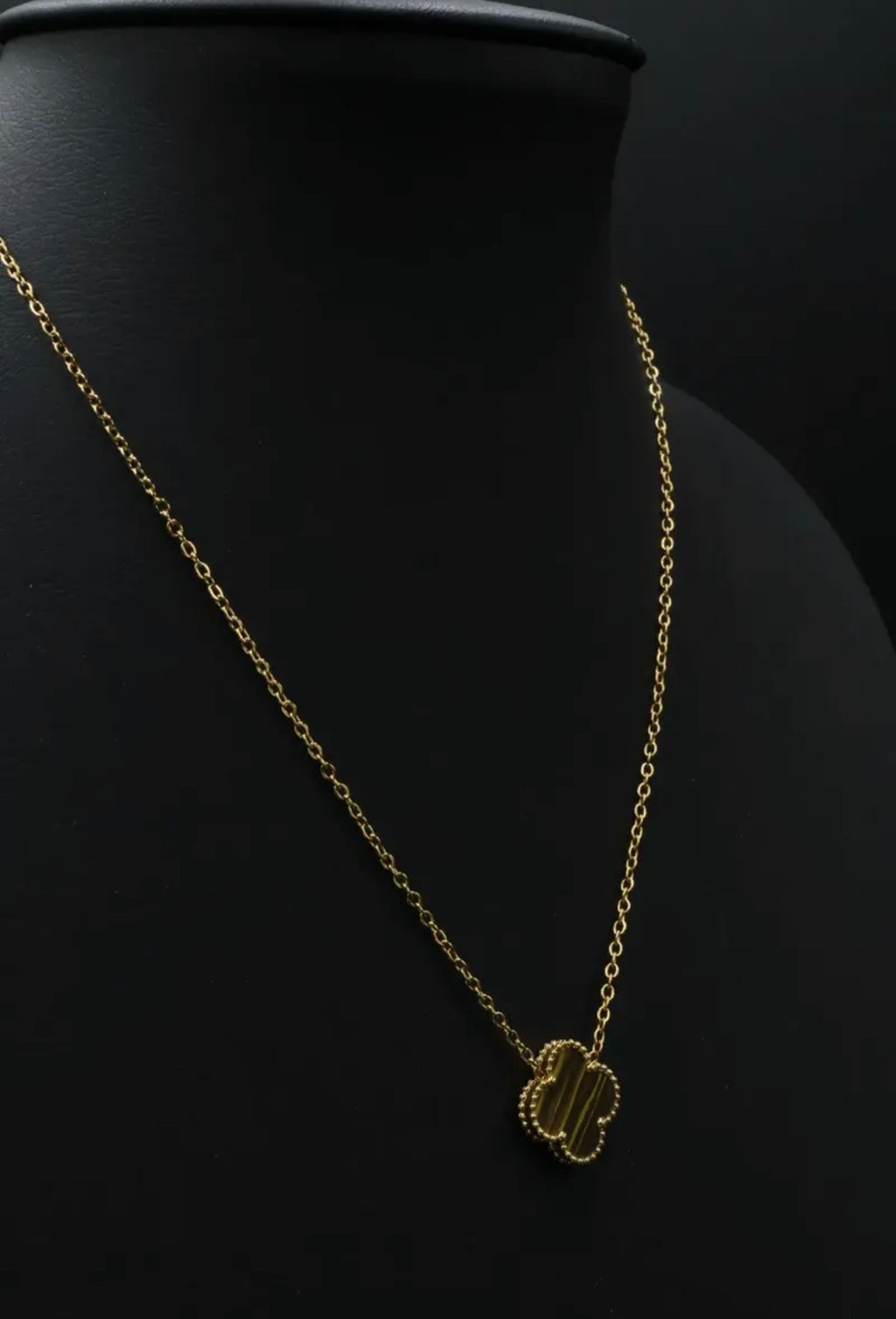 Collar 1 trébol - Dorado / Café.