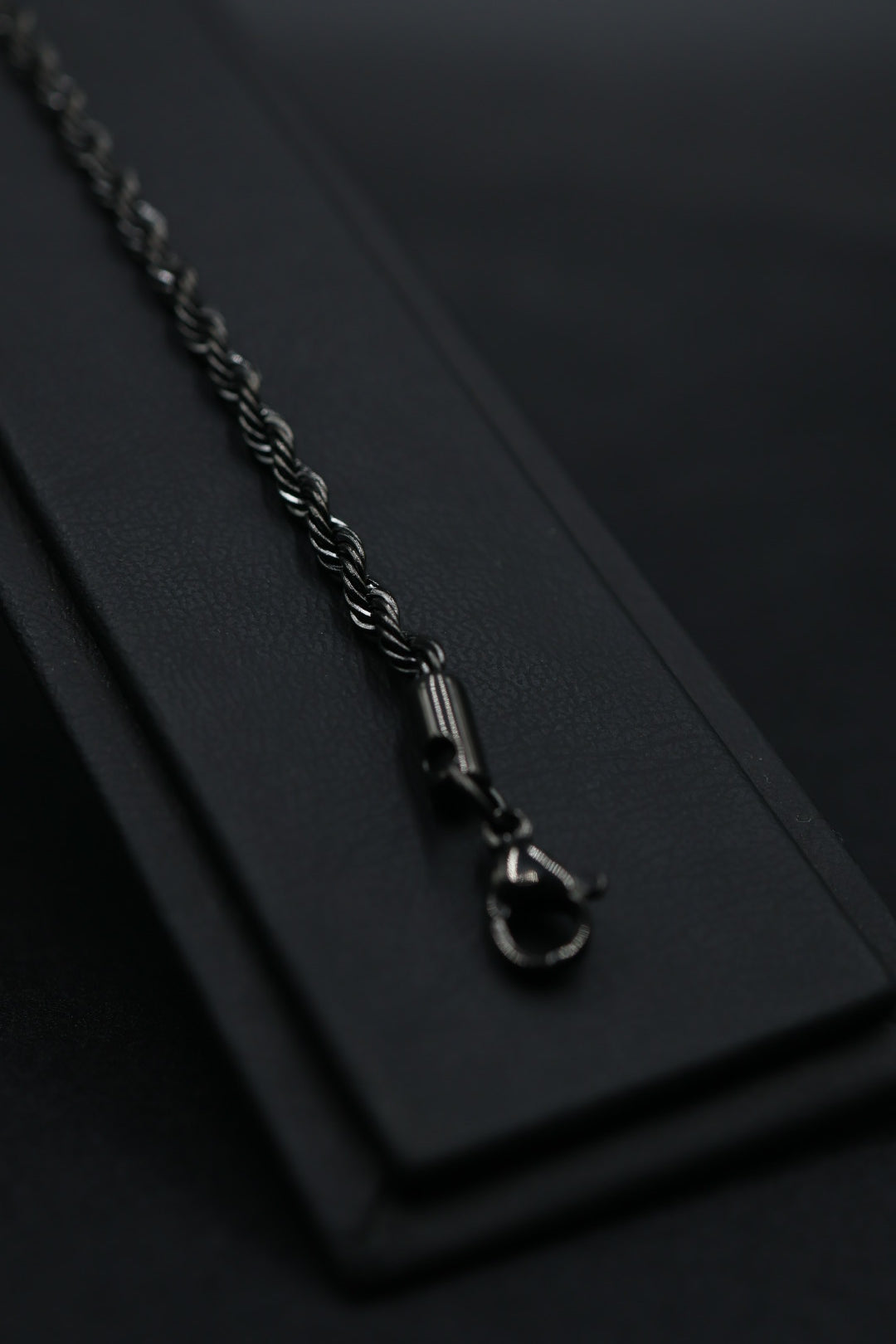 Pulsera Torsal Negra con Extensible AI316L