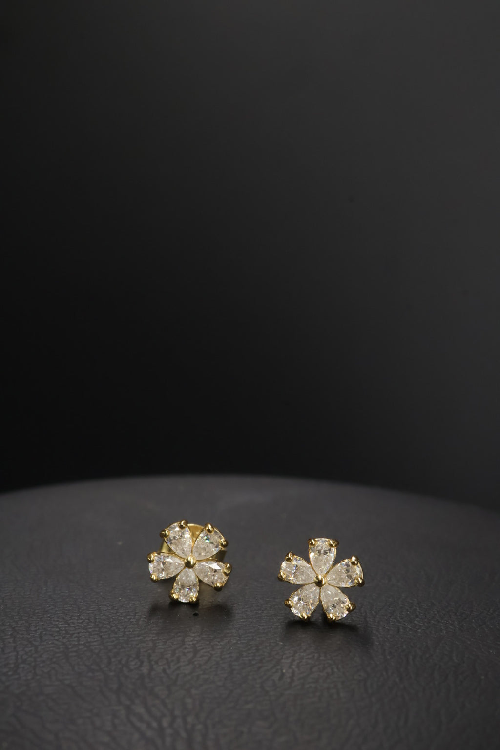 Aretes en Plata 925 Flor Gold - Moissanita.