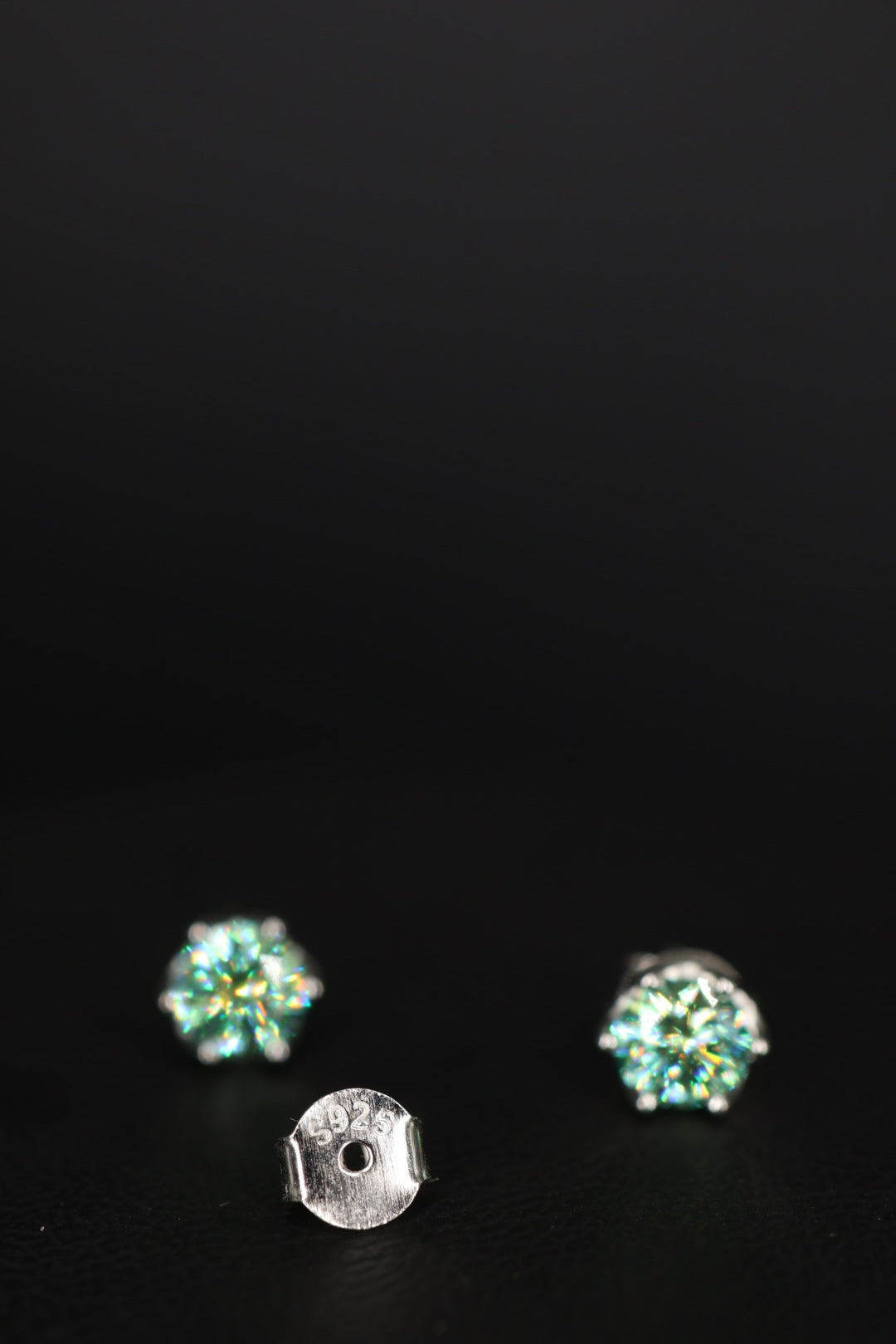Aretes Plata .925 - Moissanita Green 0.5 ct.