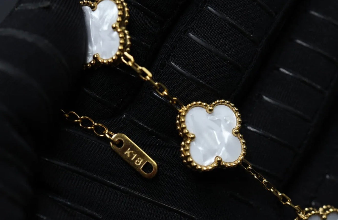 Pulsera Full Set trébol 15 mm básica. Dorado - Blanco