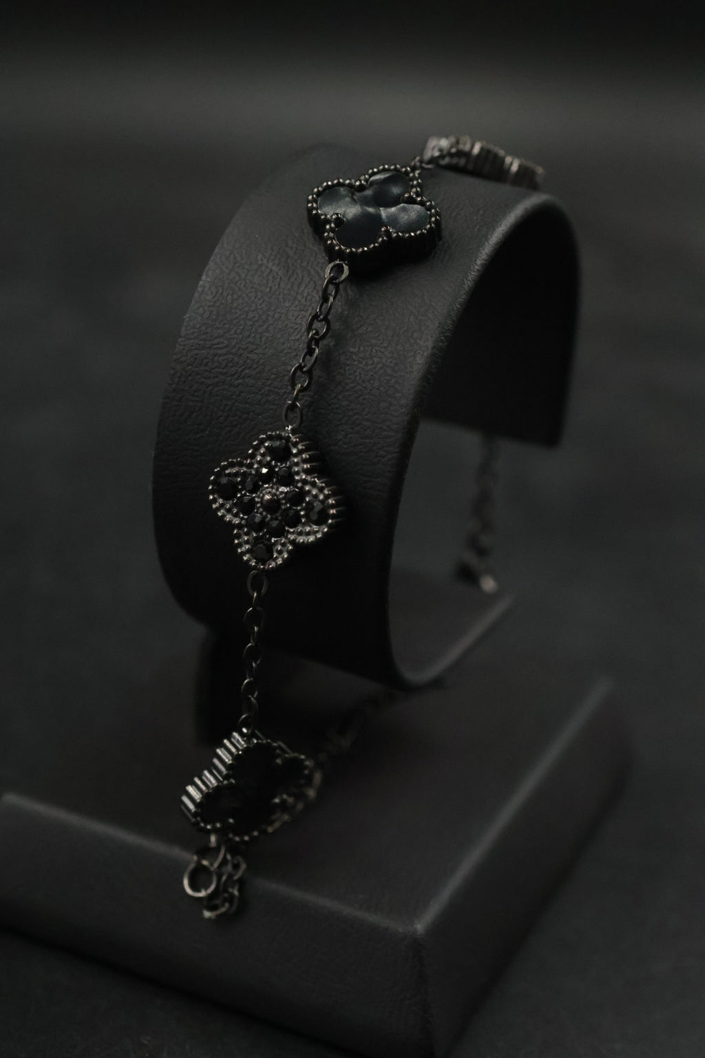 Pulsera Trébol Negro Mármol- Zirconias Negras.