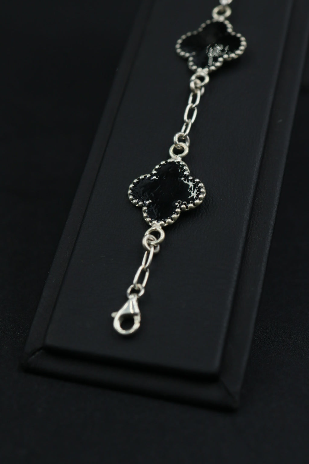 Pulsera Trébol Negro en Plata 9.25 S925