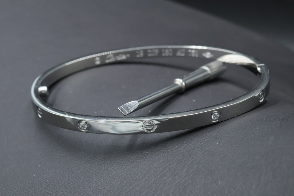 Brazalete Cartier Love Diamonds - Plateado