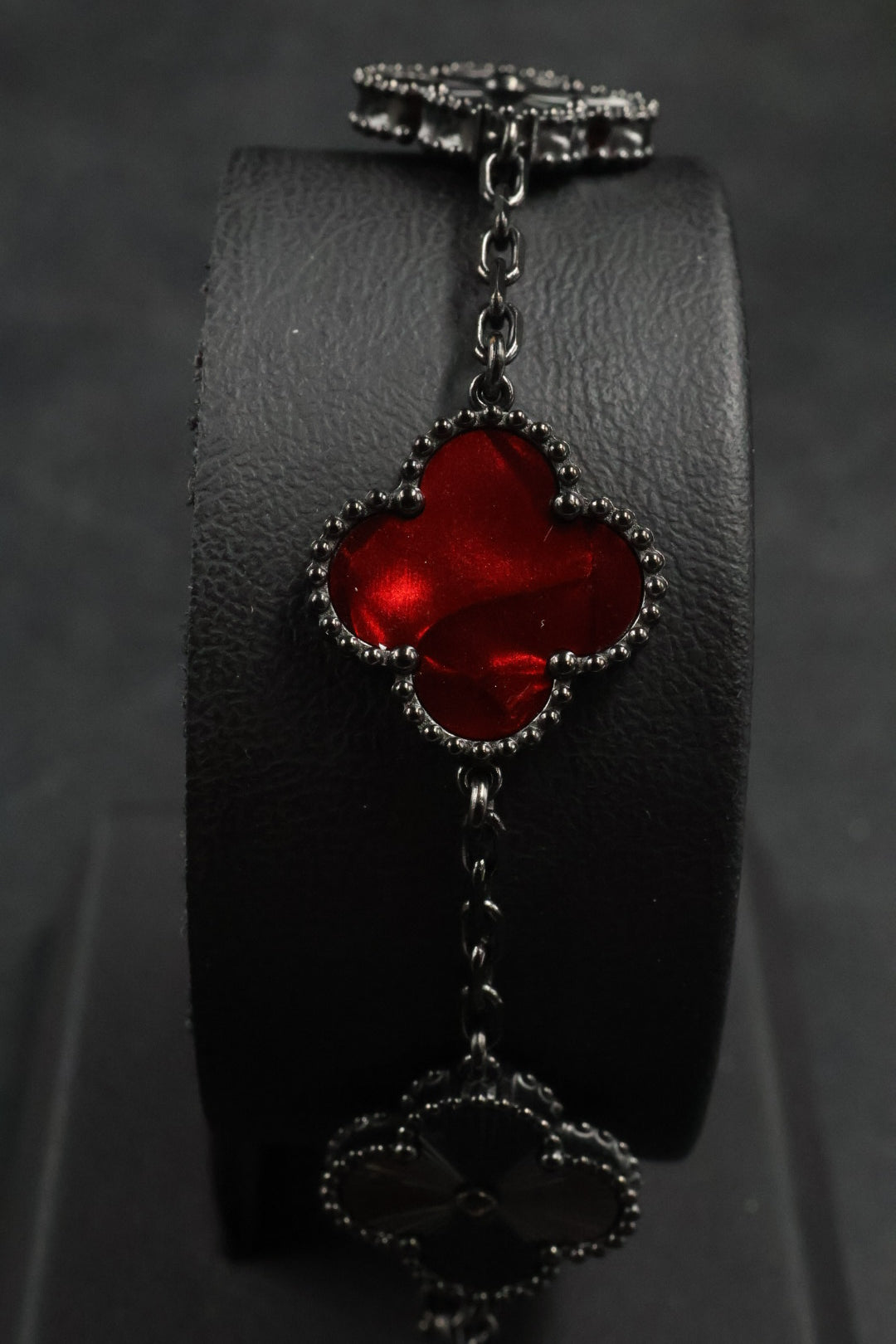Pulsera Trébol Rojo Mármol- Láser Negro.