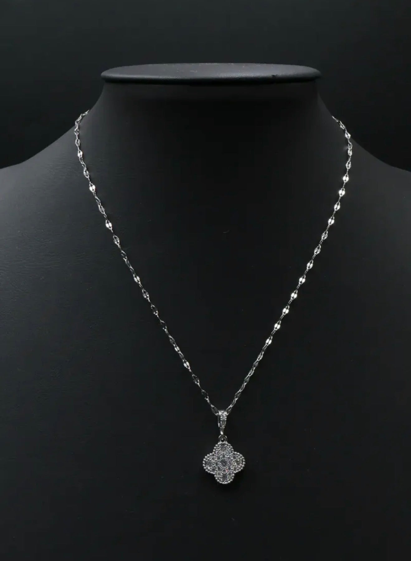 Collar 1 trébol - Plateado Zirconias.