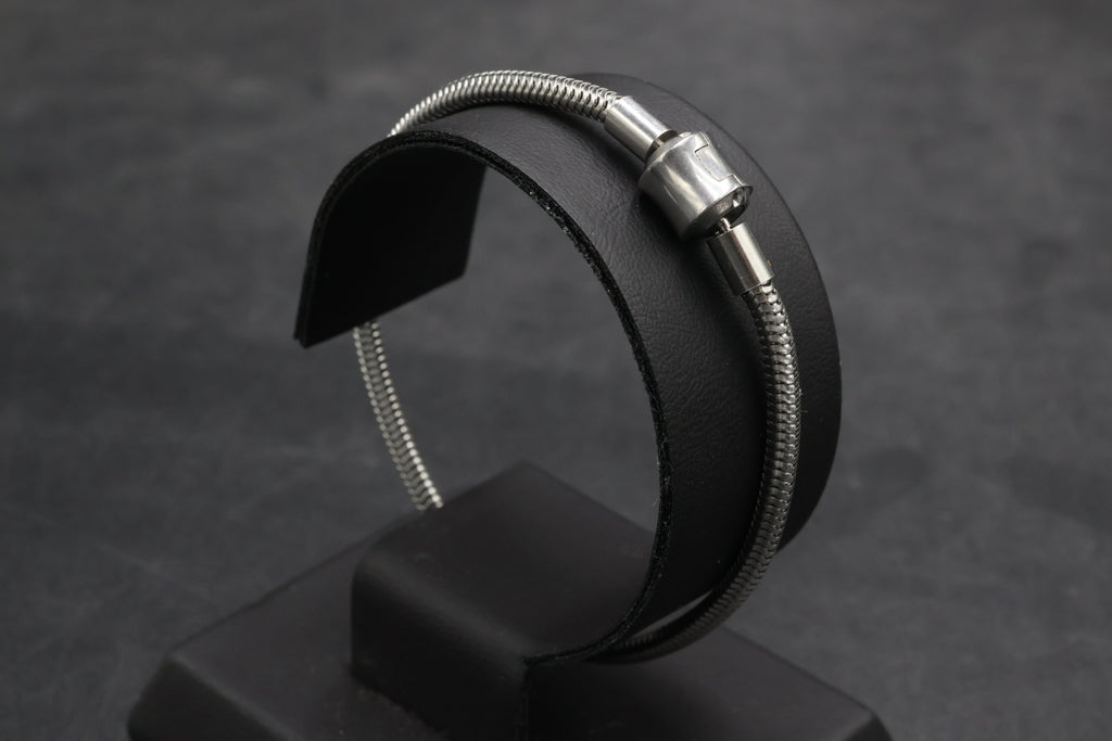 Pulsera tipo Pandora 6.