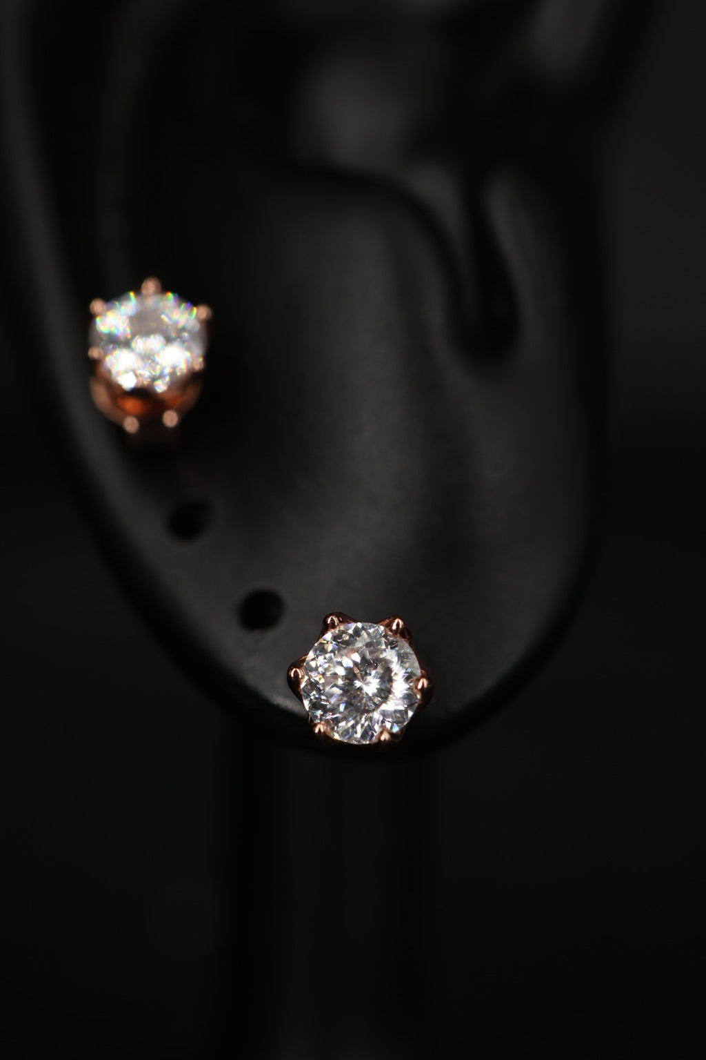 Aretes Plata .925 Baño de Oro Rosa - Moissanita D Love Cut 0.5 ct.