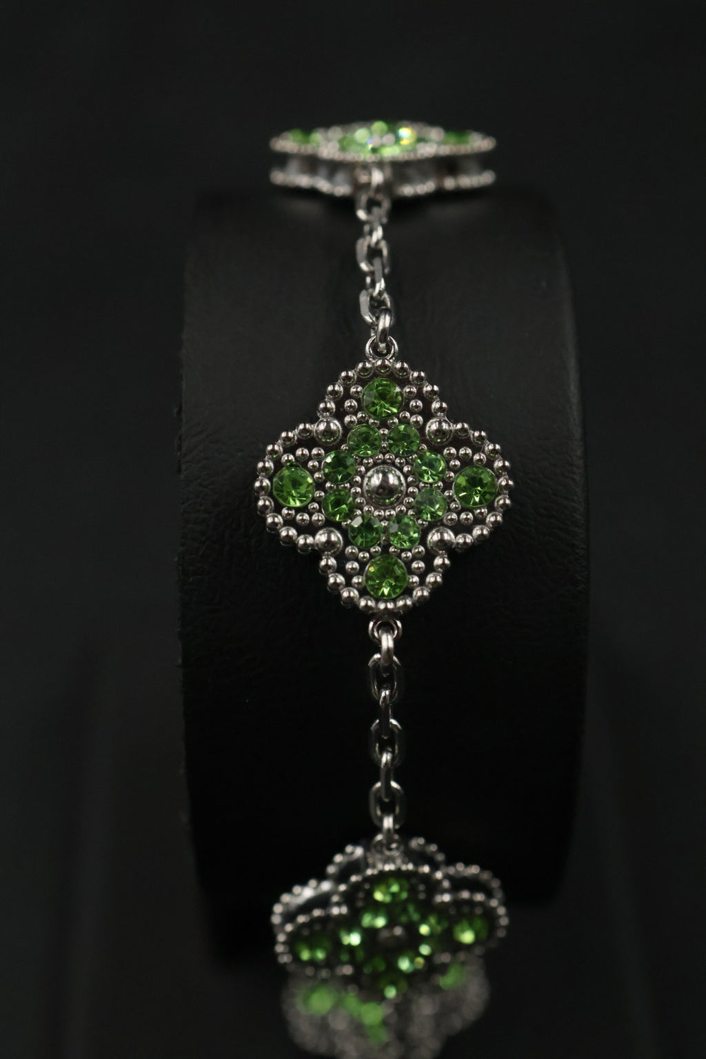 Pulsera Trébol Plateado - Zirconias Verdes.