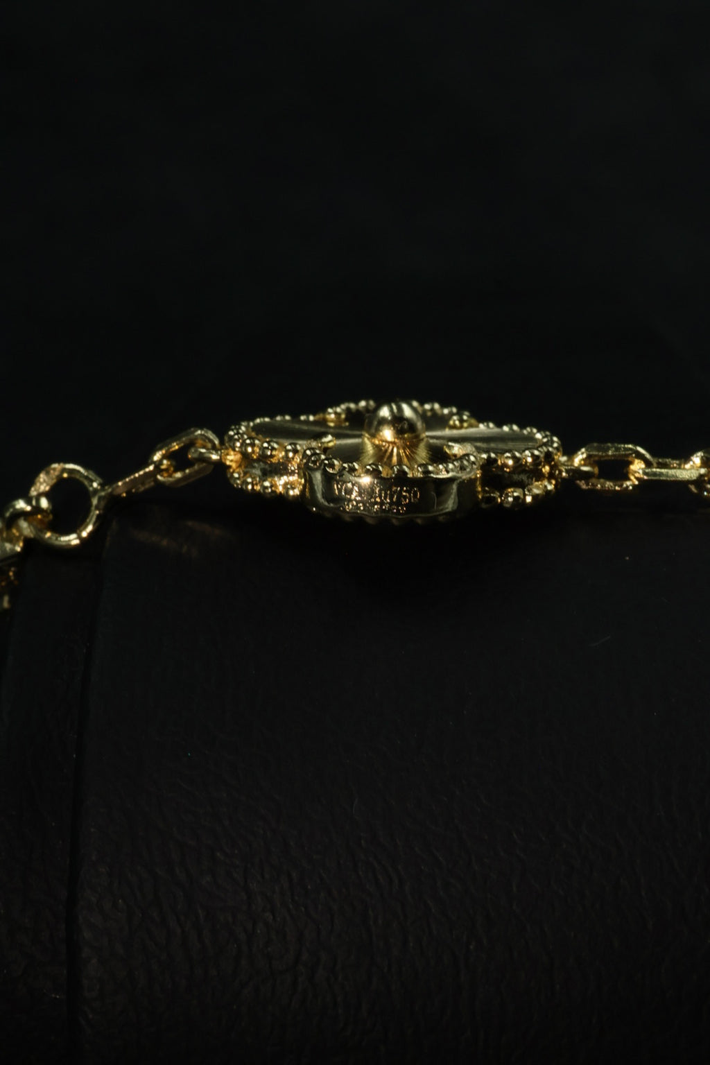 Pulsera VCA Alhambra 1:1 Gold Guilloché