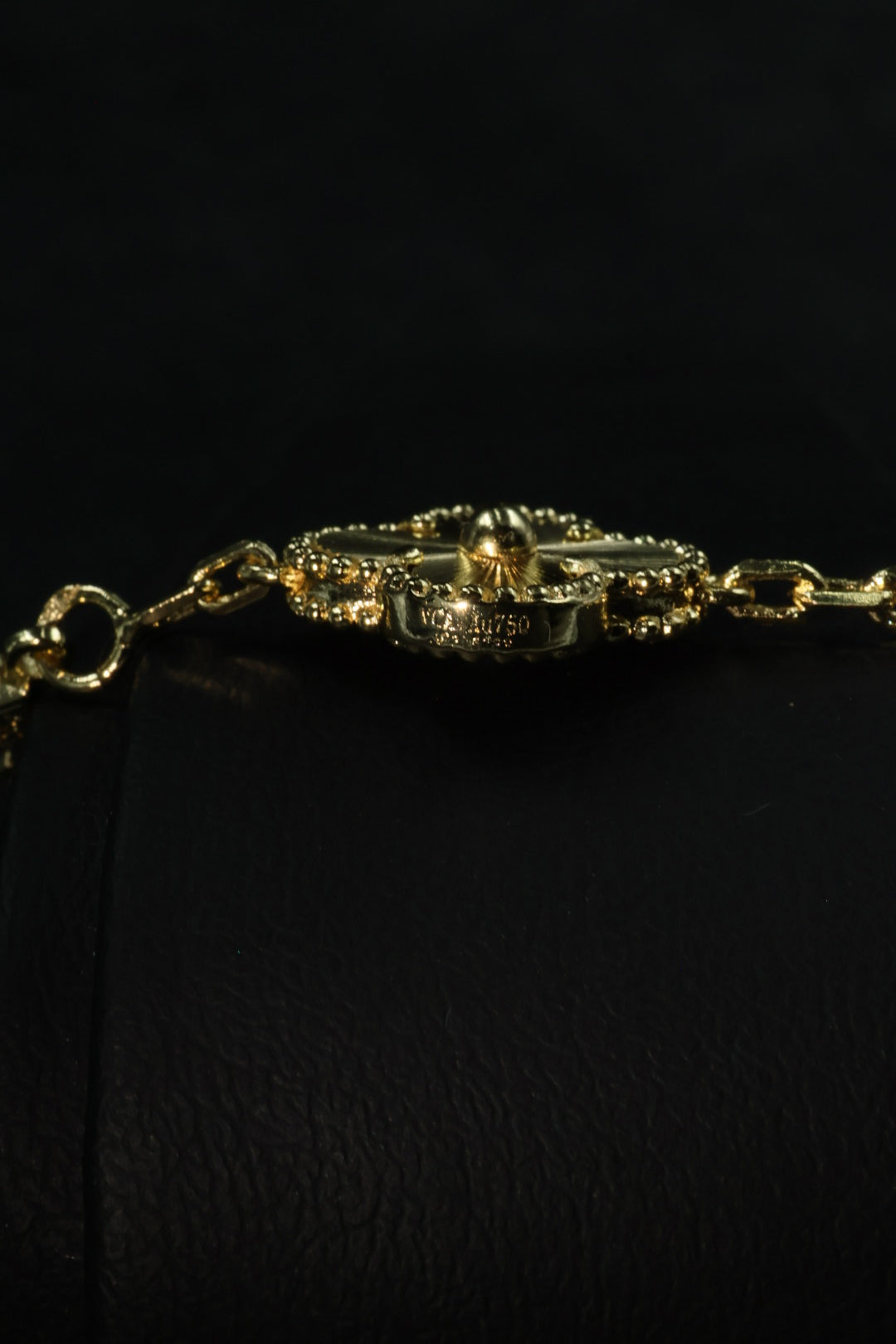 Pulsera VCA Alhambra 1:1 Gold Guilloché