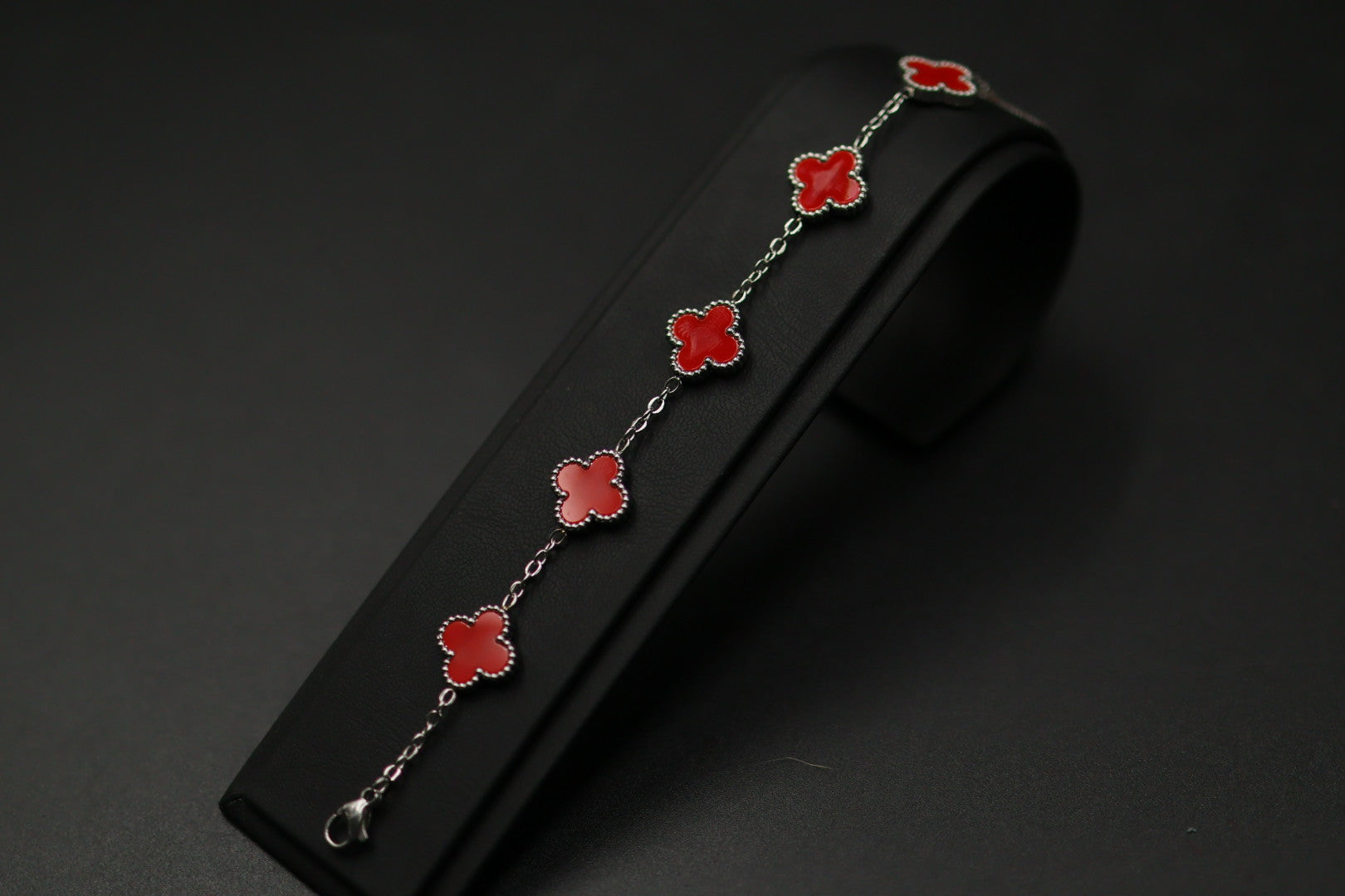 Pulsera Trébol 13 mm Liso Plateado - Rojo.