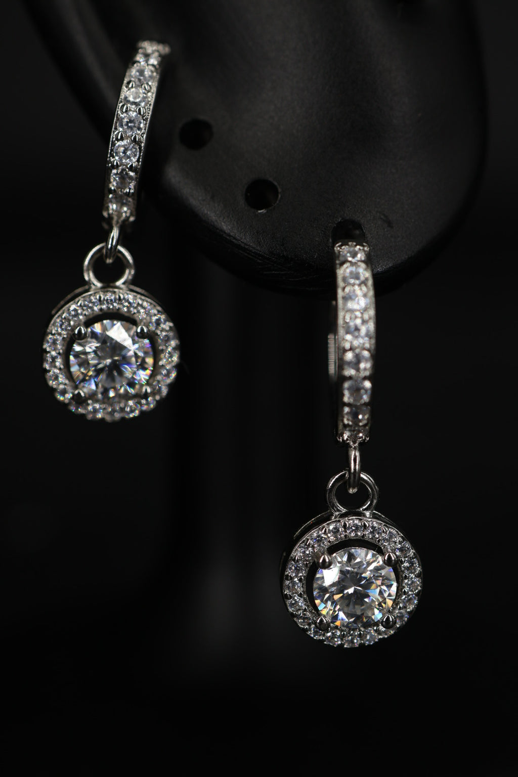 Aretes Colgante Circle Plata .925 - Moissanita D 0.5 ct.