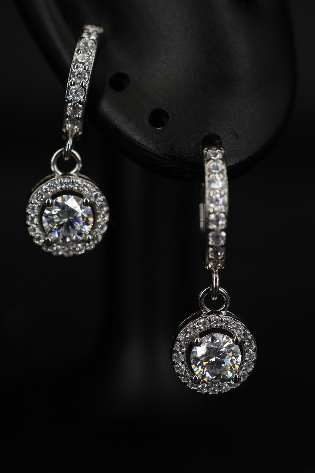 Aretes Colgante Circle Plata .925 - Moissanita D 0.5 ct.