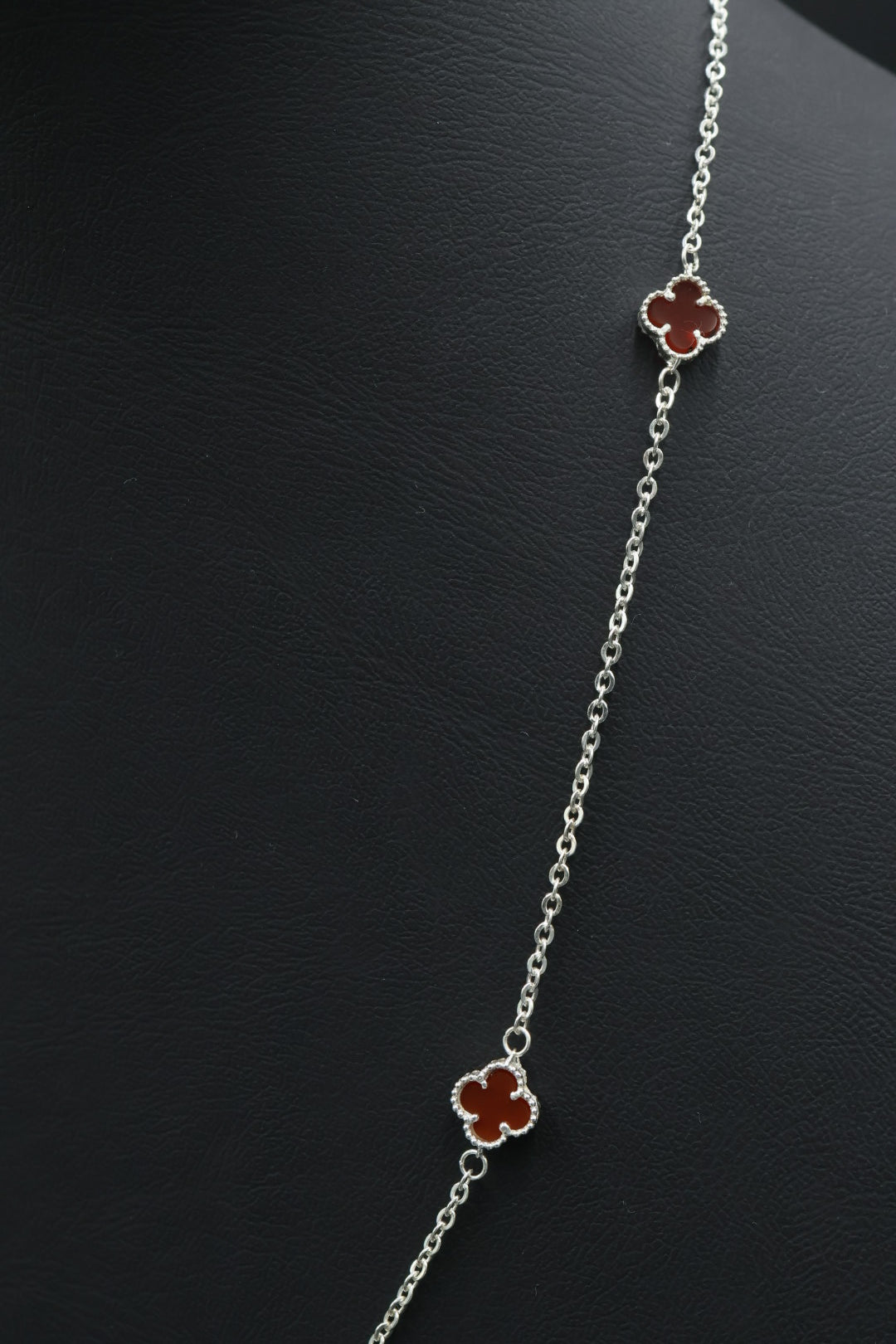 Collar 5 tréboles vino en plata 9.25 S925