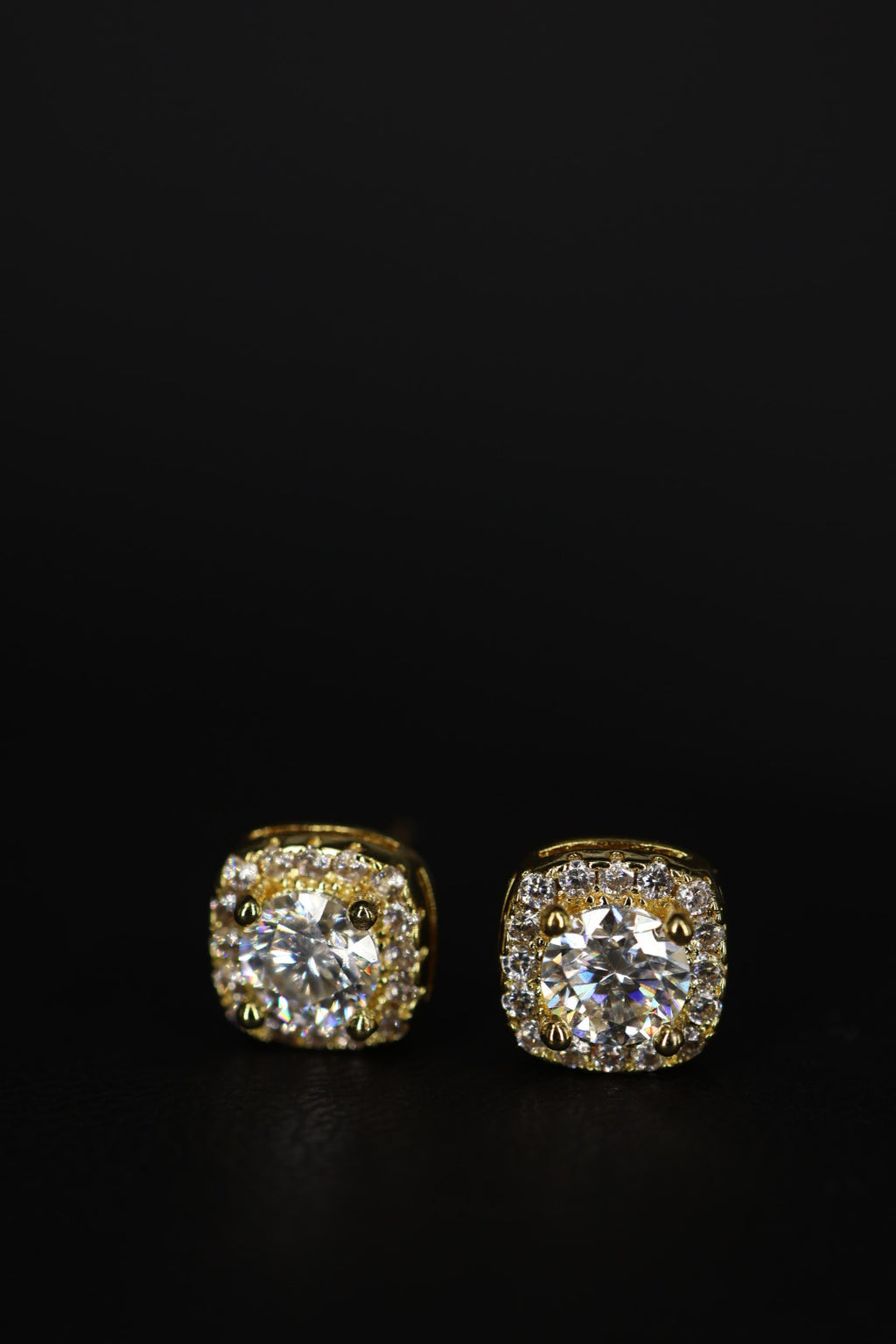 Aretes Box Plata .925 Baño de Oro - Moissanita D 0.5 ct.