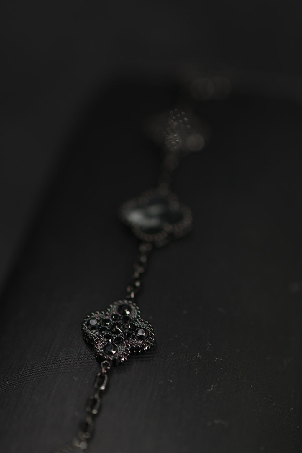 Pulsera Trébol 15 mm Mármol Full Negro con Zirconias