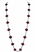 Collar Largo Trébol 13 mm Rojo Marmolado. - Negro.