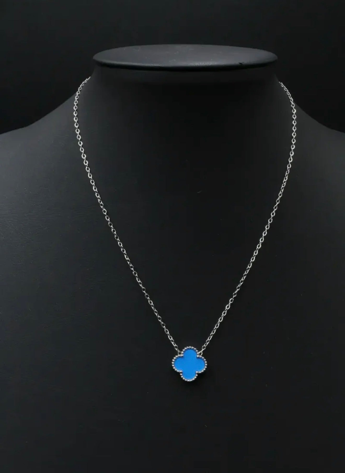 Collar 1 trébol - Plateado / Azul.