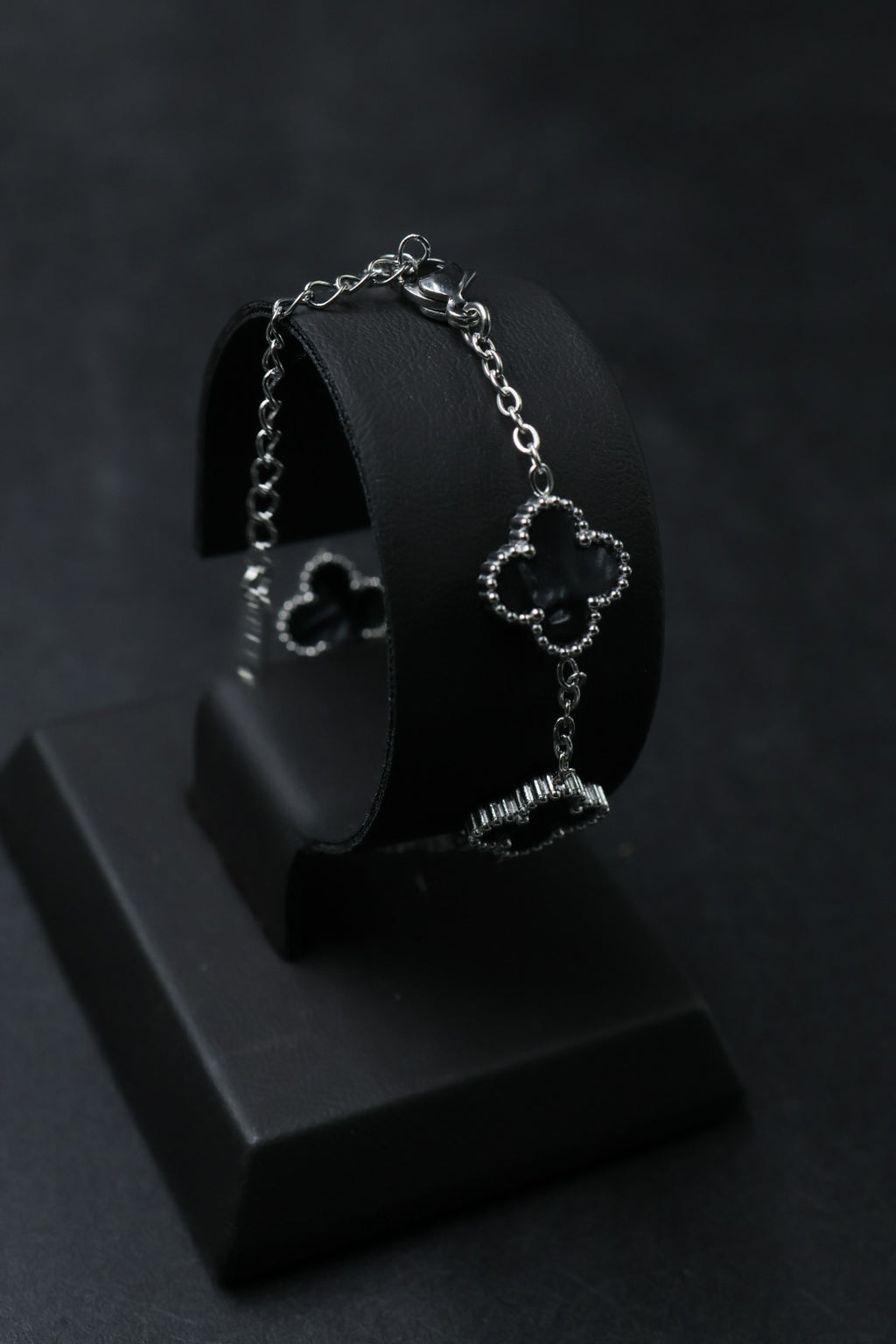 Pulsera Plateada Trébol 13 mm Mármol - Negro.