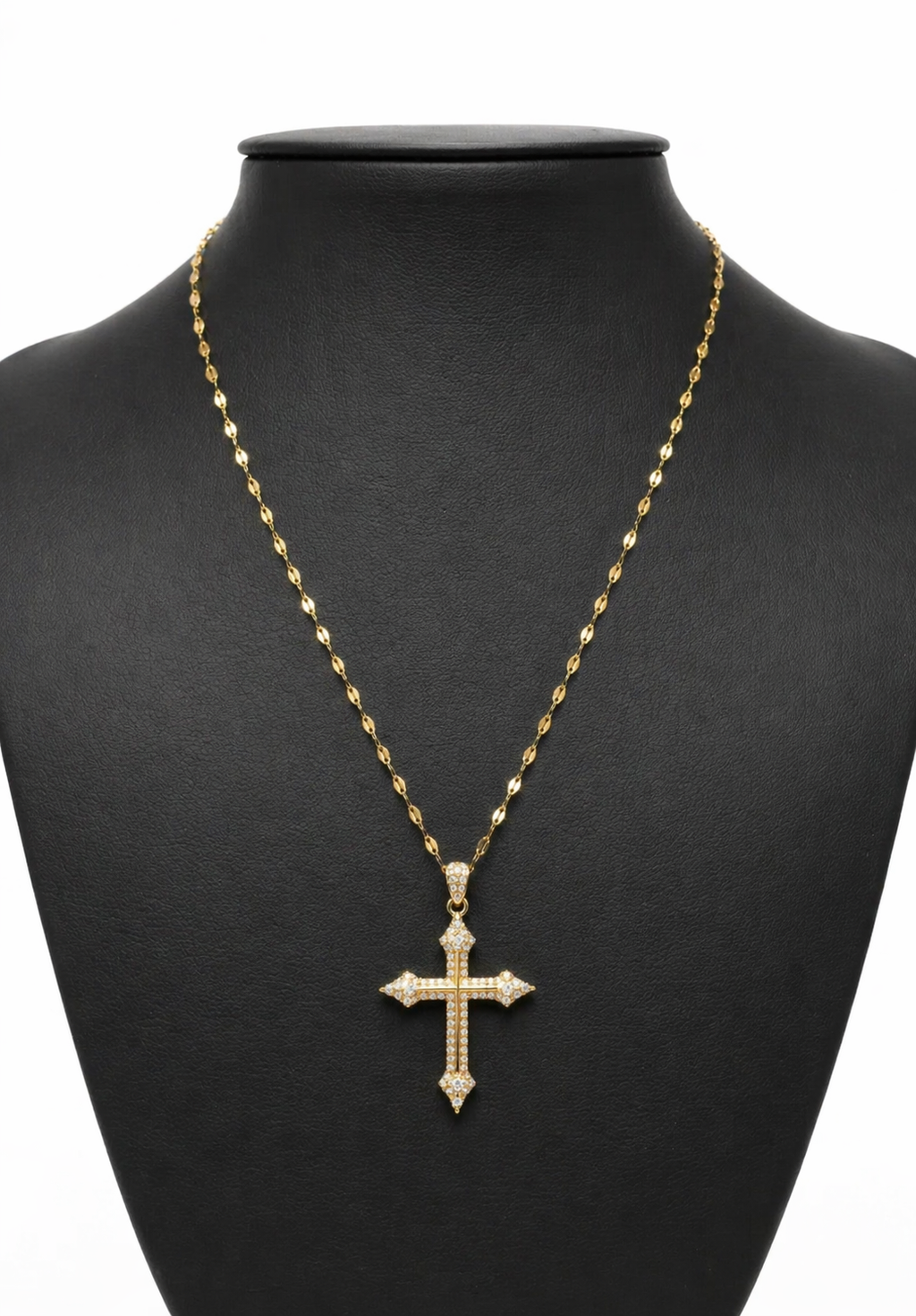 Collar con dije de Cruz con Zirconias.
