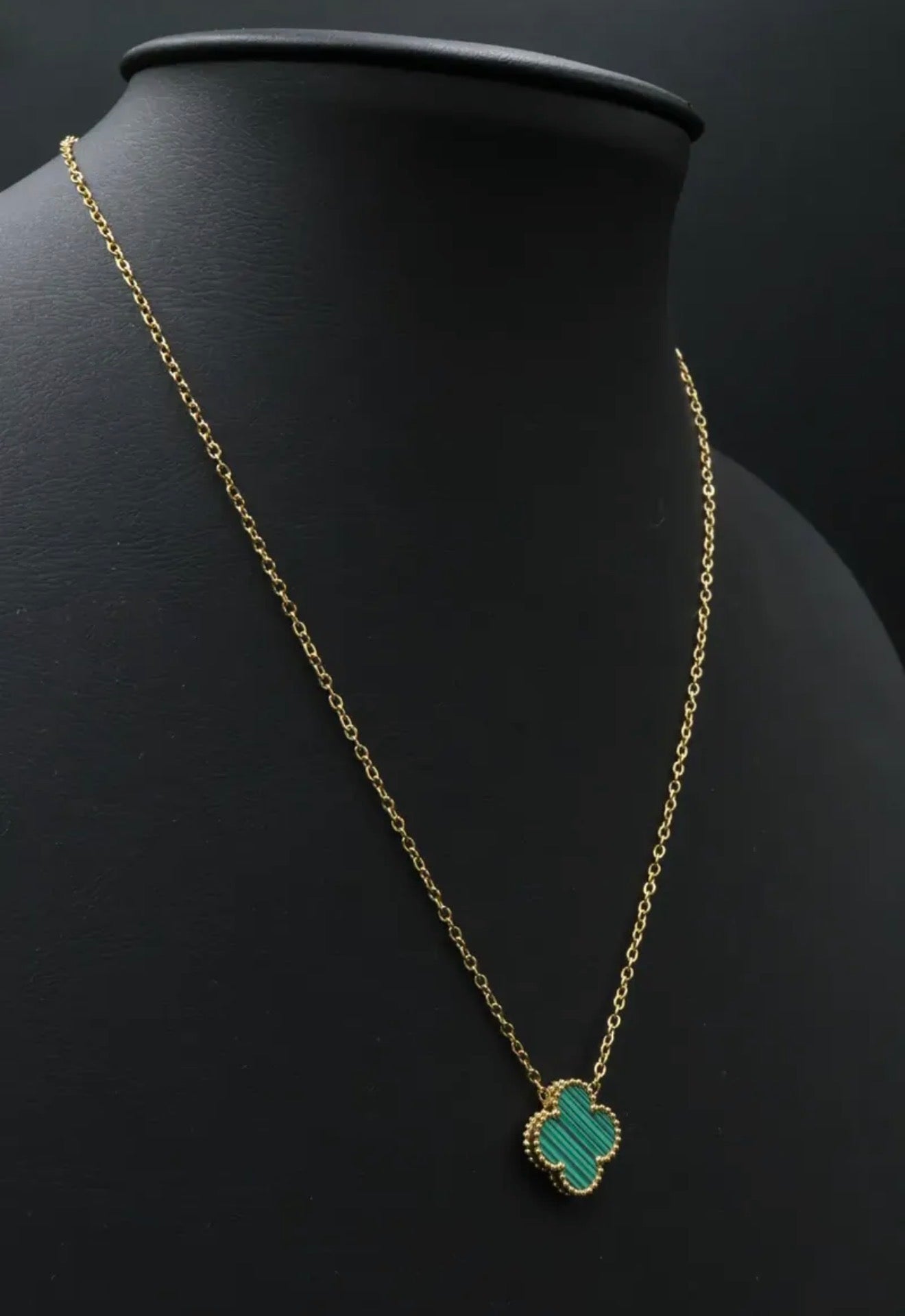Collar 1 trébol - Dorado / Verde.