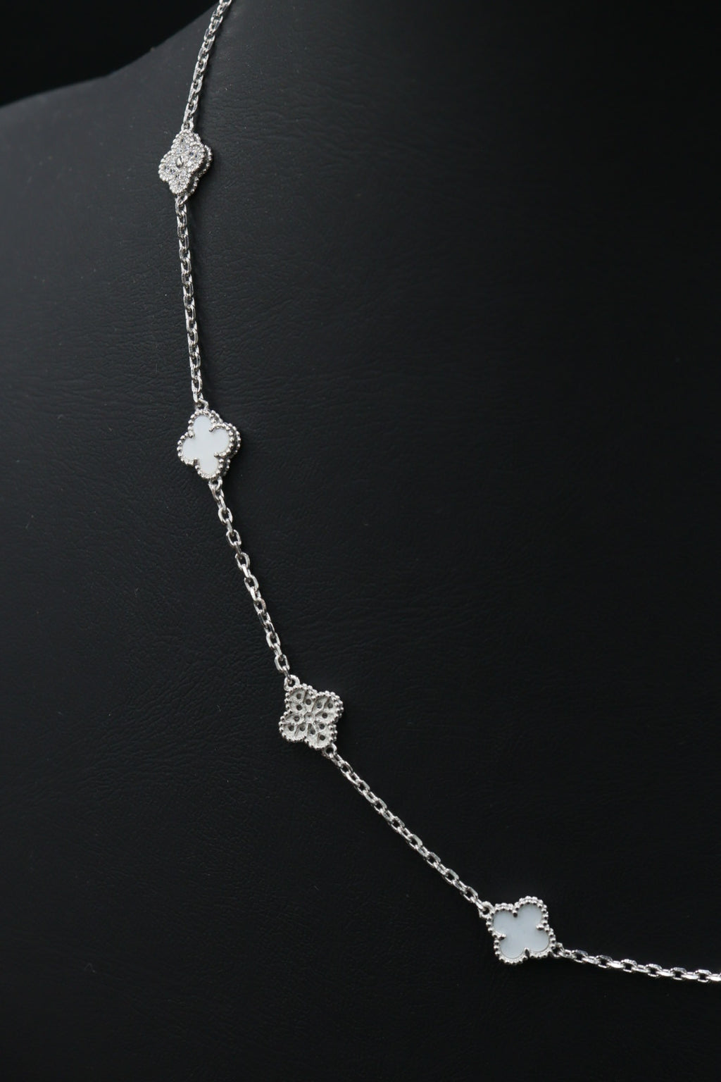 Collar 10 tréboles blancos con zirconias 9.25 S925