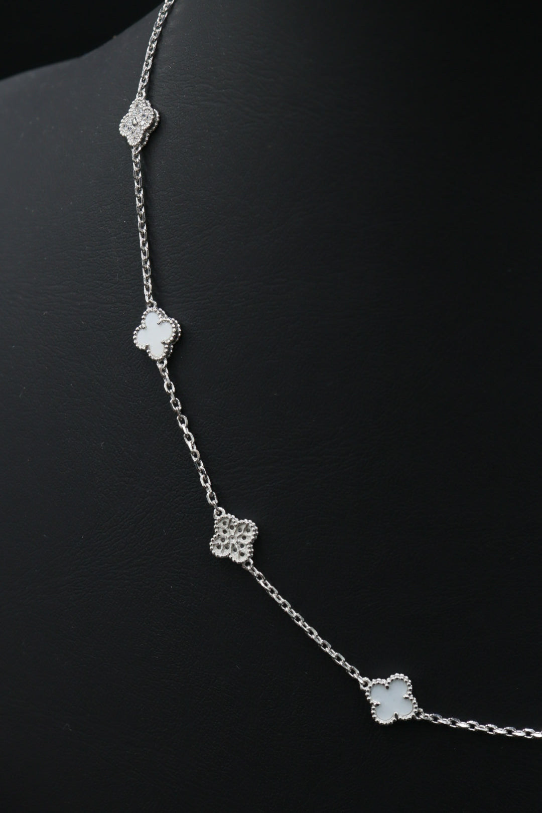 Collar 10 tréboles blancos con zirconias 9.25 S925