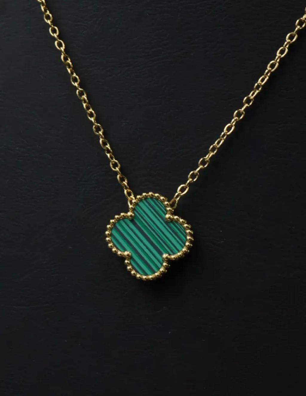 Collar 1 trébol - Dorado / Verde.