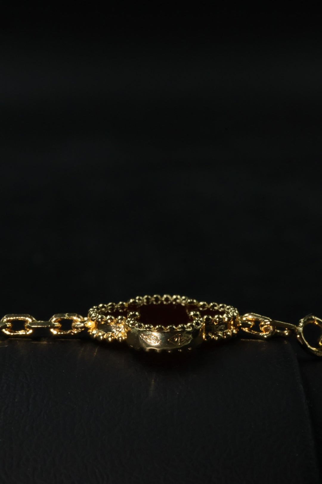 Pulsera VCA Alhambra 1:1 Gold Cornalina - Textura