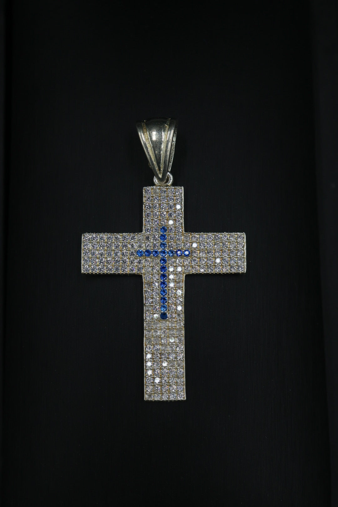 Dije de Cruz con Zirconias S925