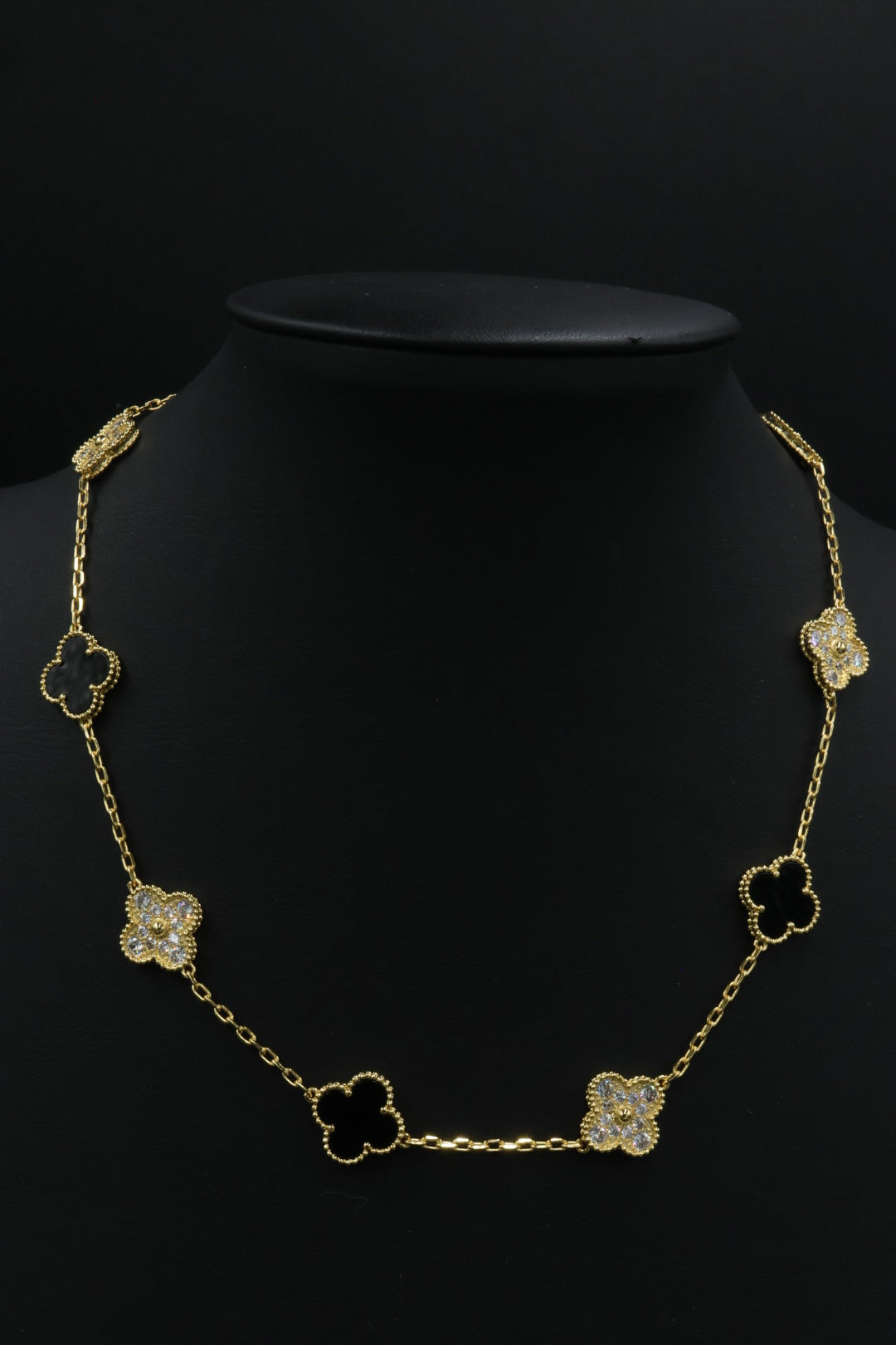Collar VCA Alhambra 10 Motivos - Gold Onyx Diamonds.