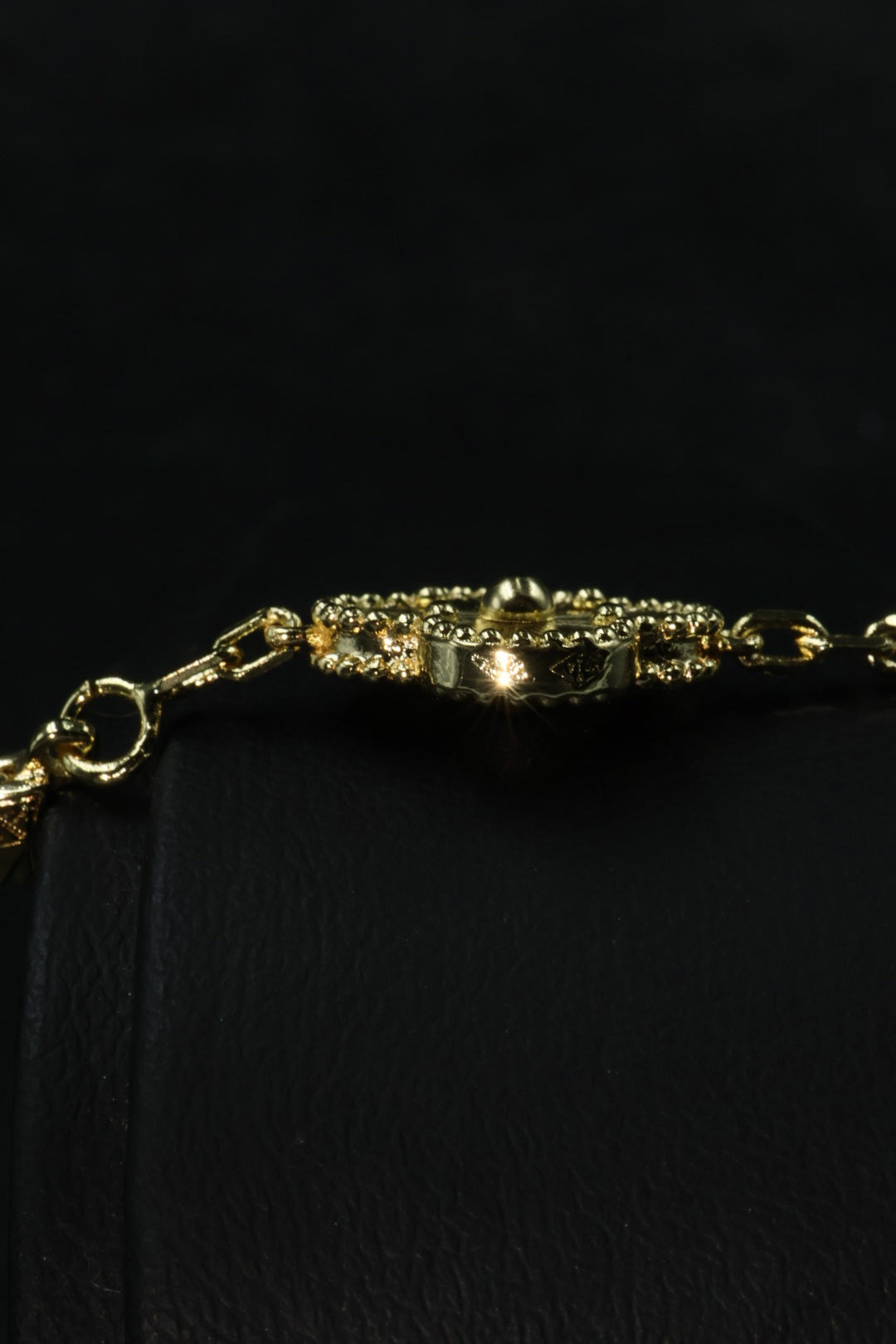 Pulsera VCA Alhambra 1:1 Gold Guilloché