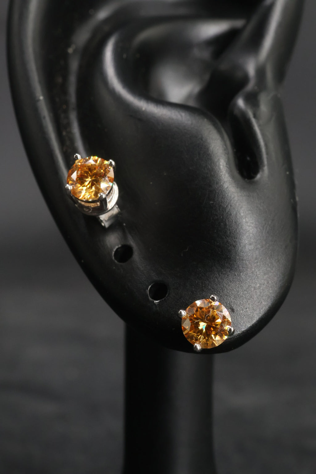 Aretes Plata .925 - Moissanita Champagne 0.5 ct.