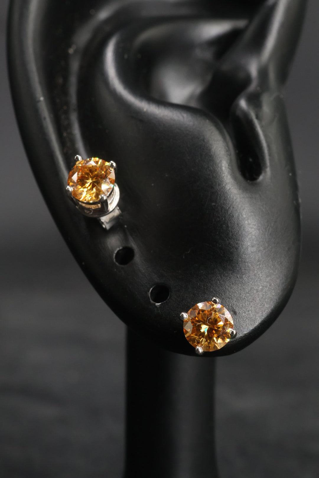 Aretes Plata .925 - Moissanita Champagne 0.5 ct.