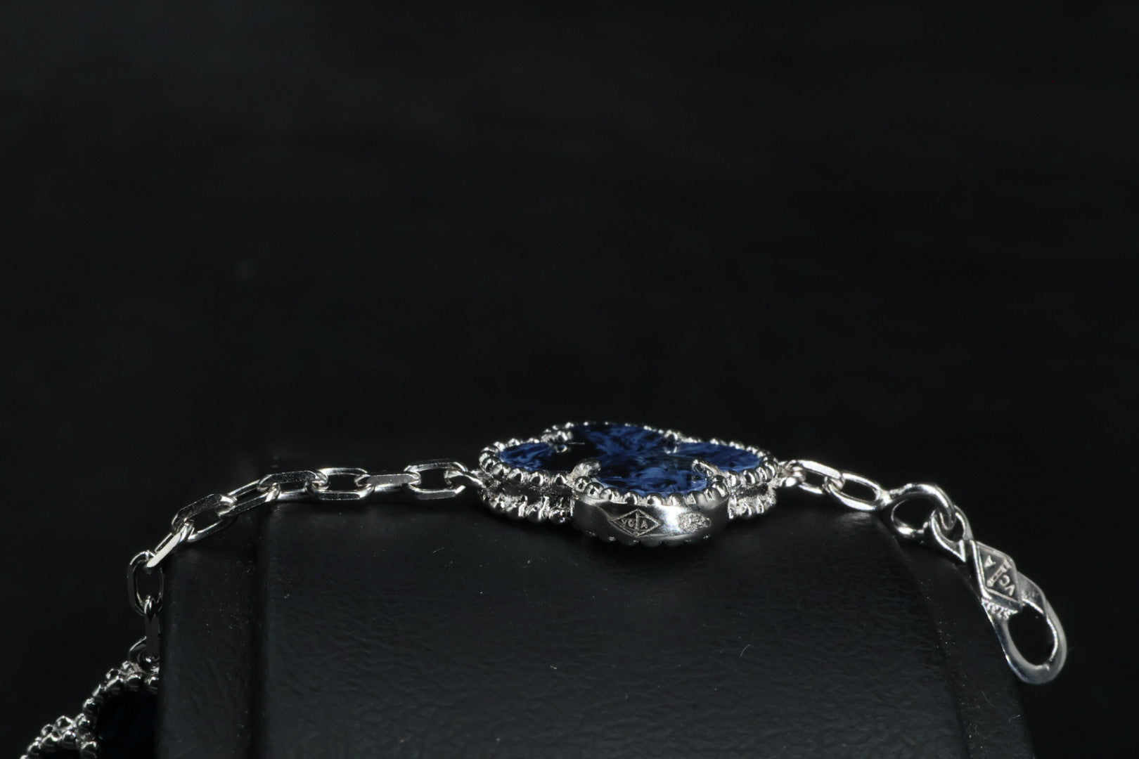 Pulsera VCA Plata .925 1:1 Vintage Alhambra, 5 Motivos Sodalita.