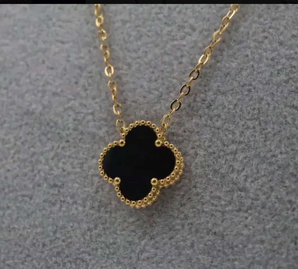 Collar 1 trébol - Dorado / Negro.