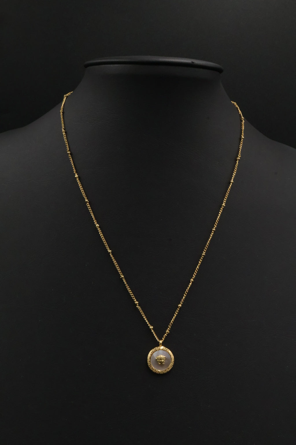 Collar con dije de Medusa - Versace.