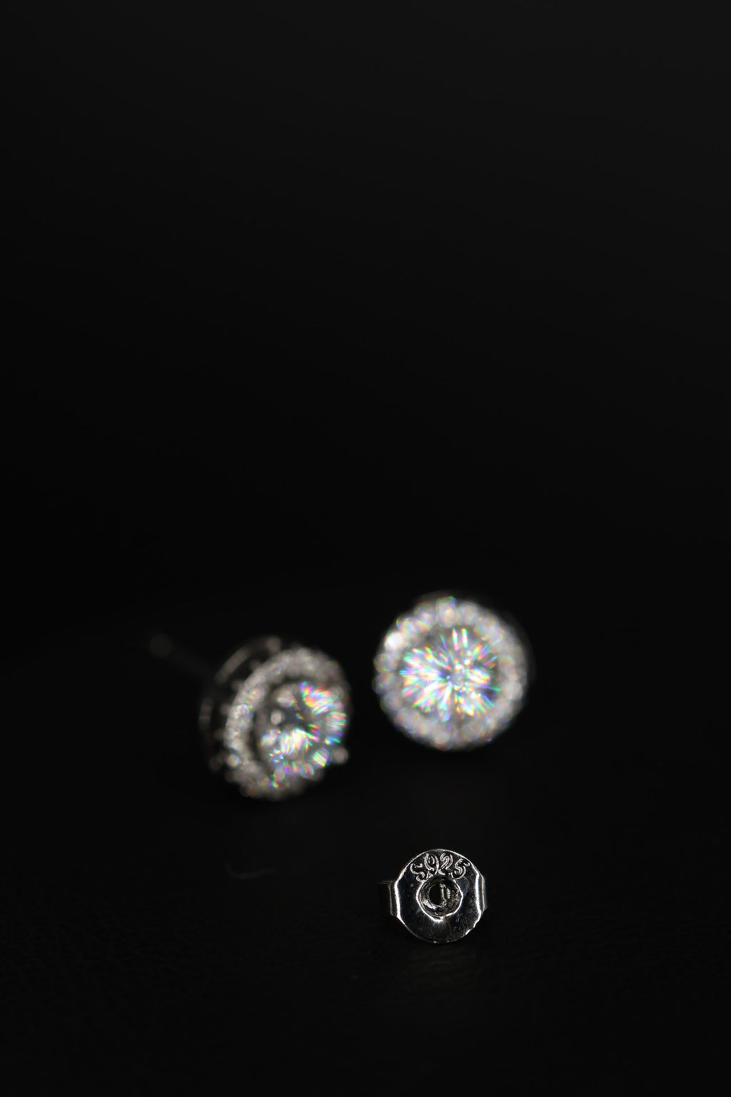 Aretes Circle Plata .925 - Moissanita D 0.5 ct.
