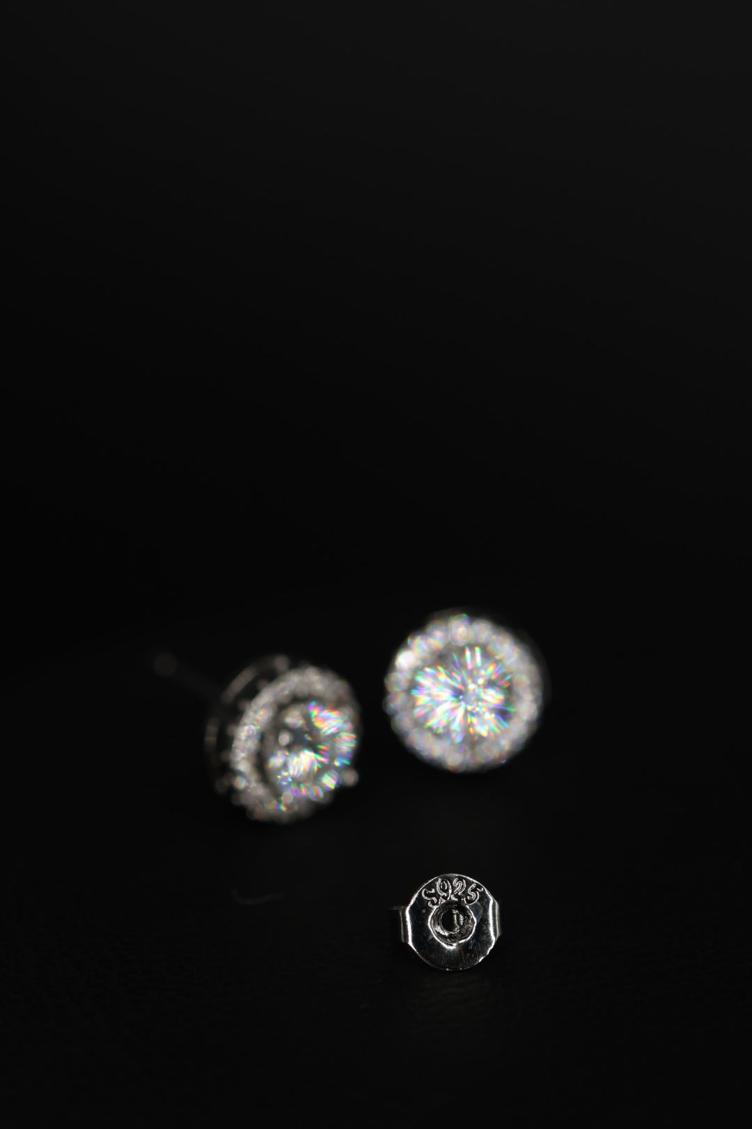 Aretes Circle Plata .925 - Moissanita D 0.5 ct.