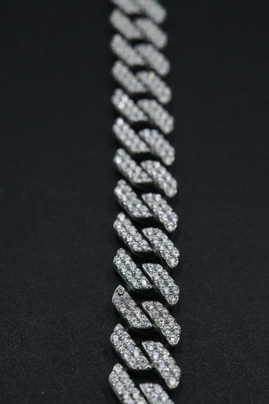 Cadena Cubana Full Zirconias con Broche de Caja. AI316L