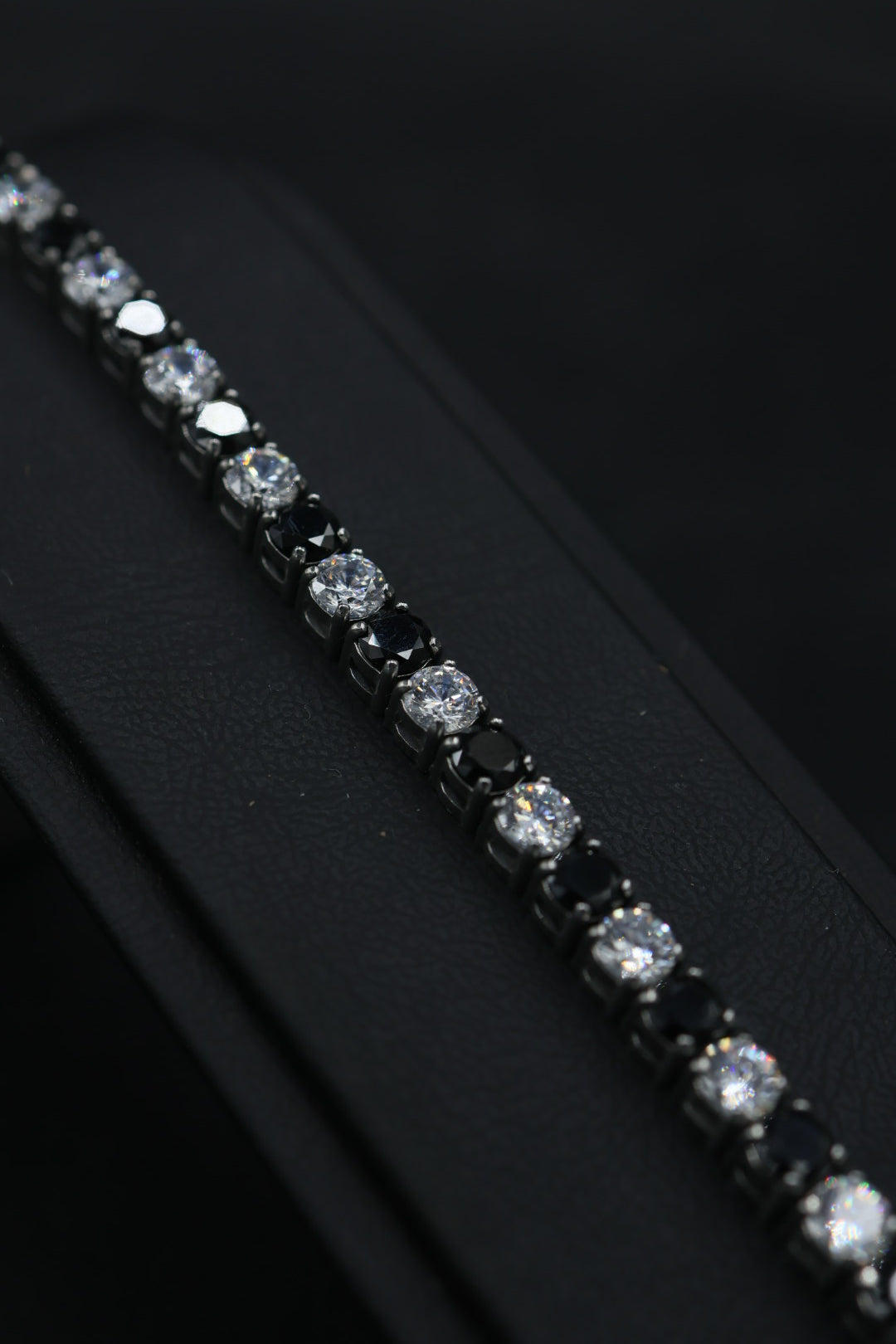 Pulsera Tenis con Zirconias Negro - Plateado 5 mm