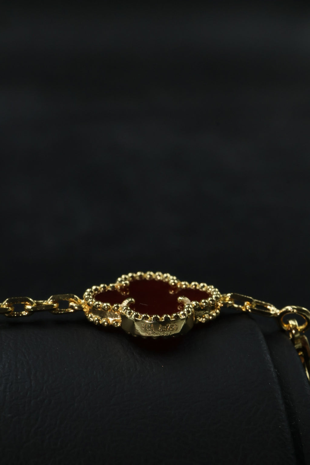 Pulsera VCA Alhambra 1:1 Gold Cornalina - Textura