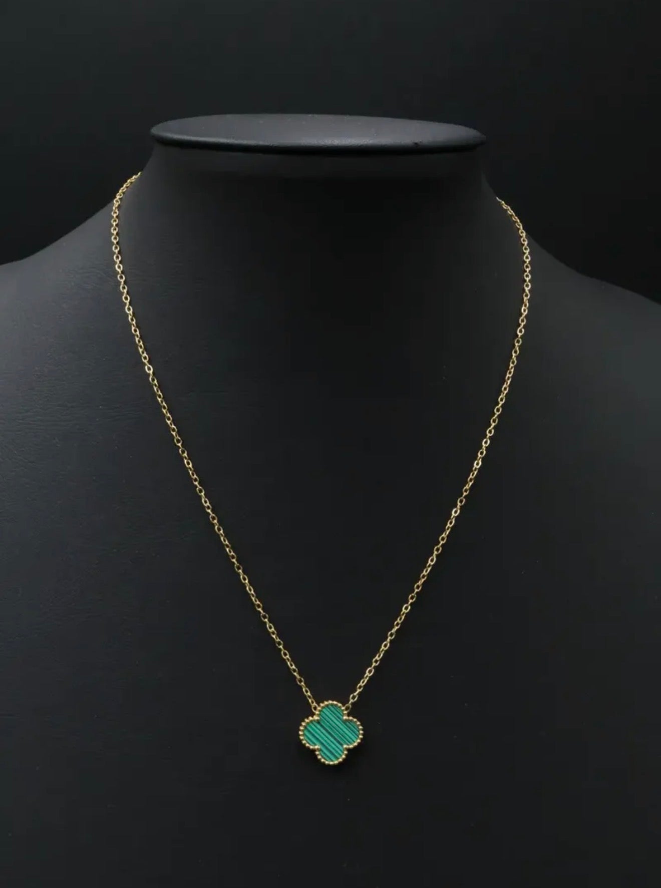 Collar 1 trébol - Dorado / Verde.