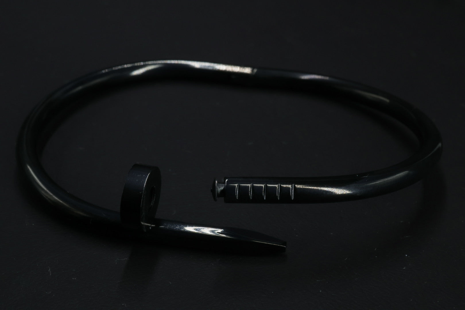 Brazalete Cartier Juste Un Clou Basic - Negro.