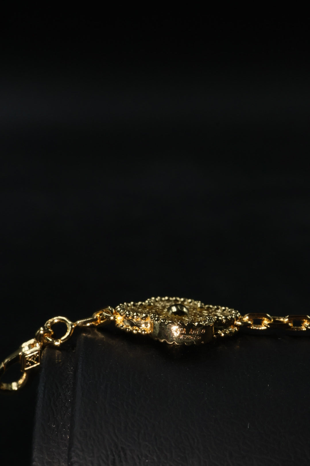 Pulsera VCA Alhambra 1:1 Gold Textura