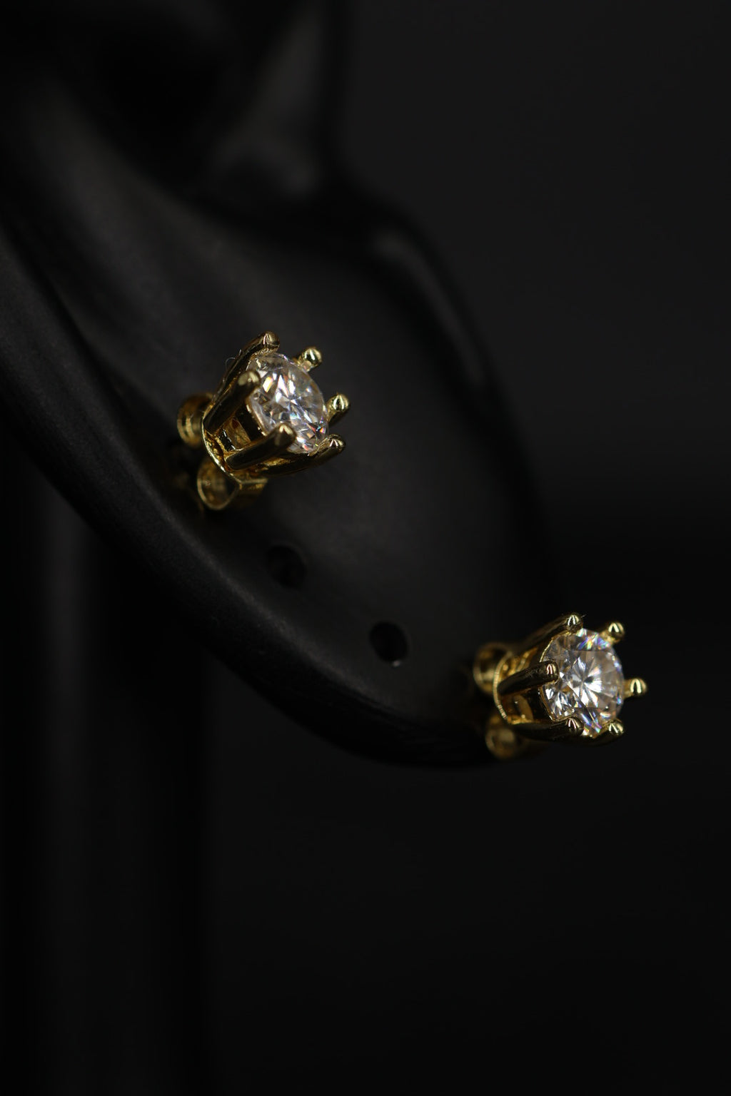 Aretes Plata .925 Baño de Oro - Moissanita D 0.5 ct.