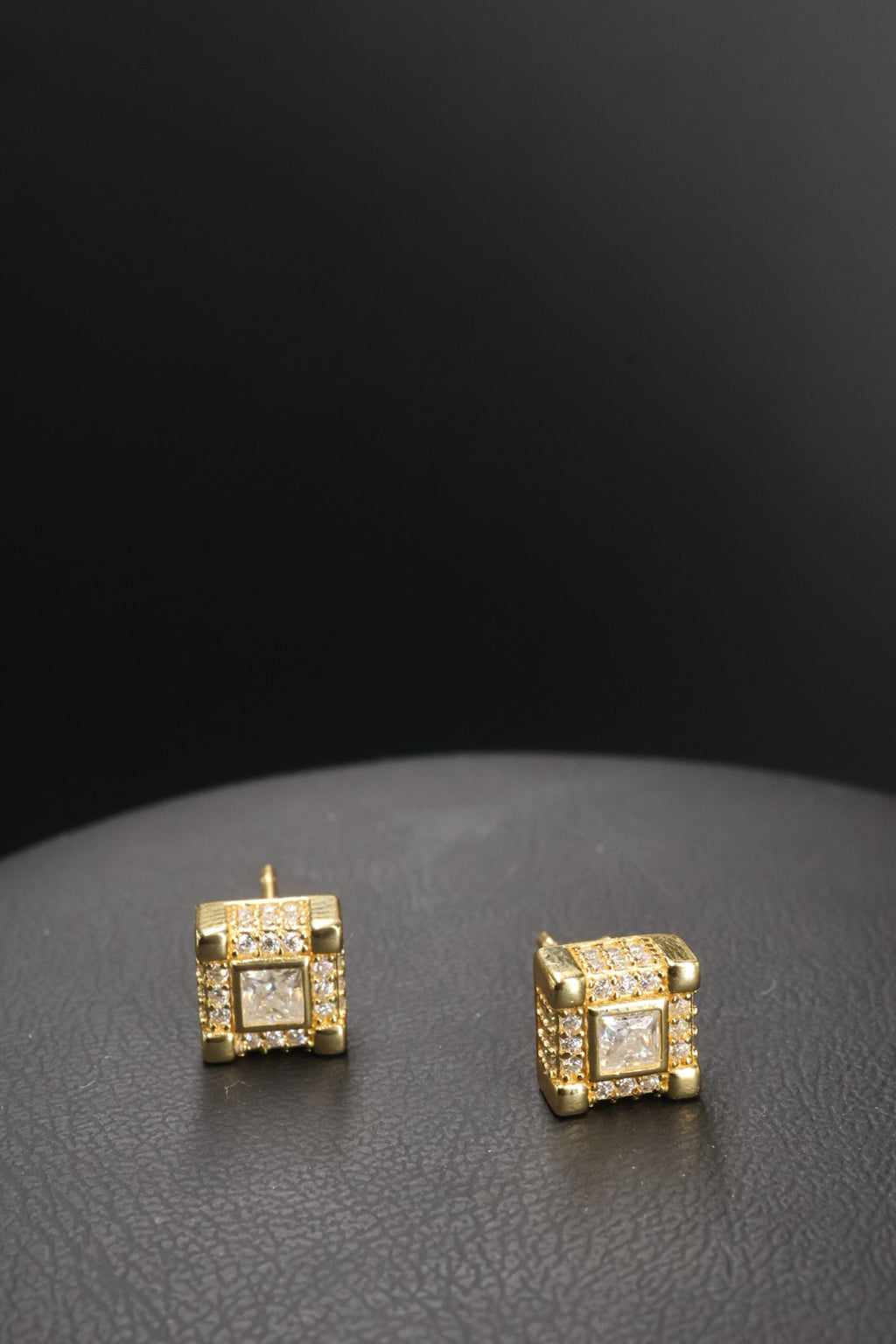 Aretes en Plata 925 Cuadrado Gold - Moissanita.