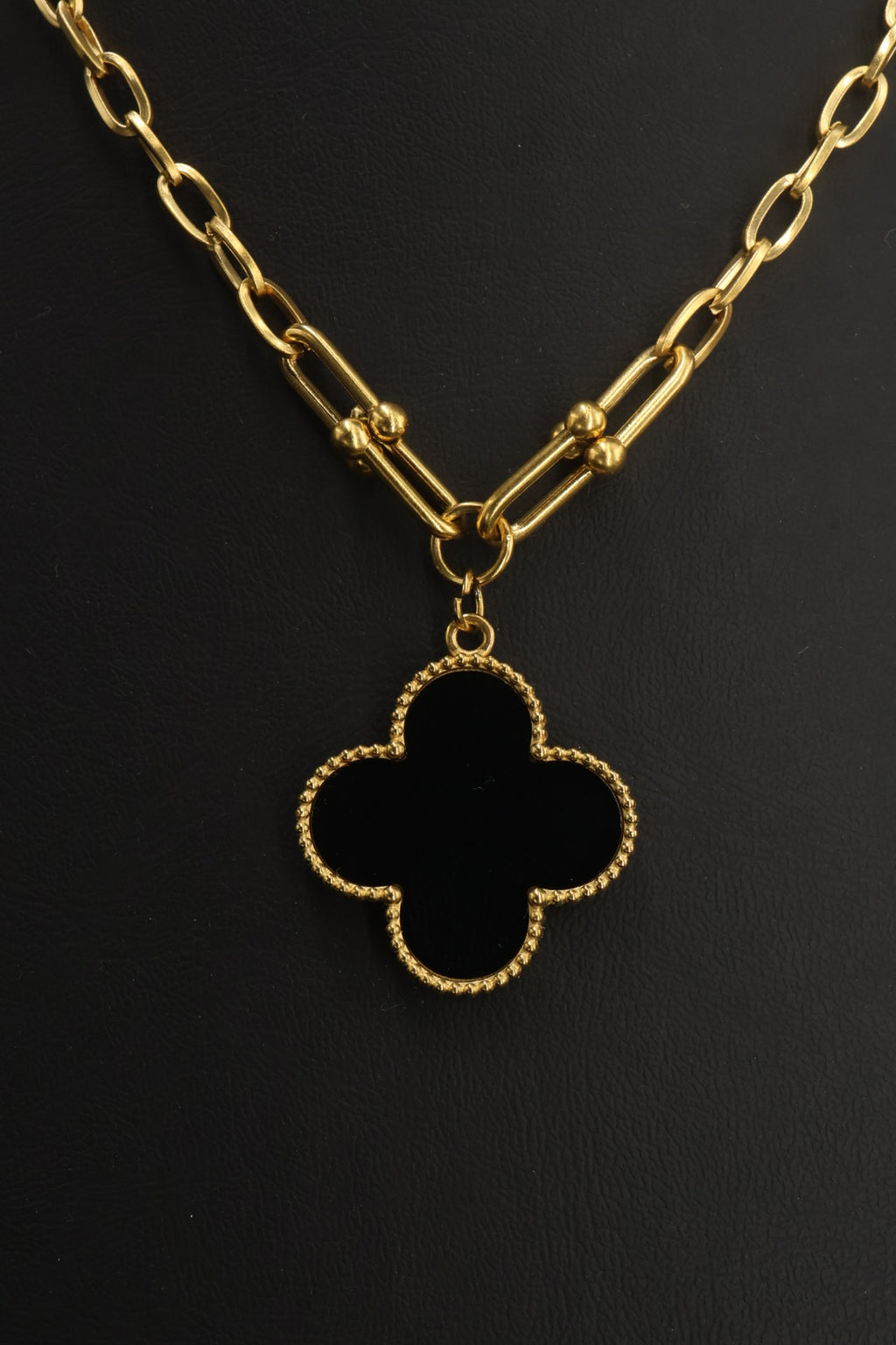 Collar Grande 1 trébol - Dorado / Negro.