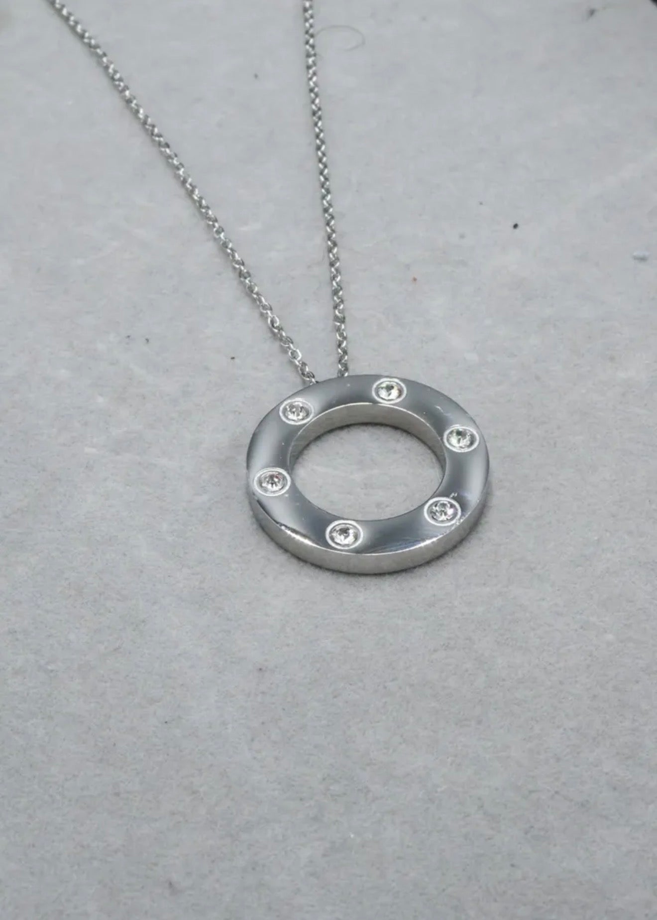 Collar Clavo con Zirconias - Plateado.